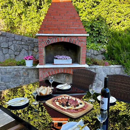 Mediterranean Family With Garden, Sea & Mountain View *