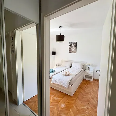 Mediterranean Family With Garden, Sea & Mountain View Veprinac