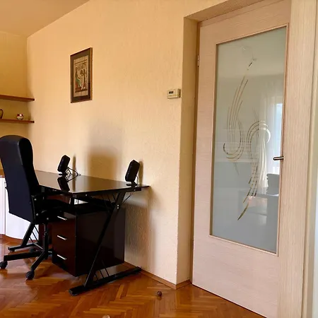 Mediterranean Family With Garden, Sea & Mountain View Apartment Veprinac